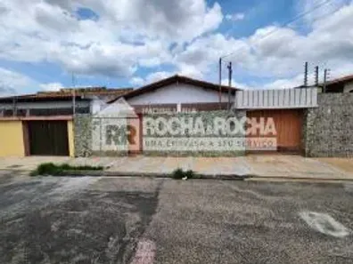 Casa com 3 Quartos à venda, 270m² no Aeroporto, Teresina