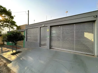 Casa com 3 Quartos à venda, 150m² no Jardim Colúmbia D, Londrina