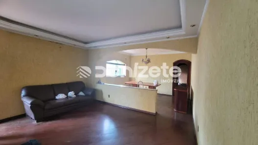 Sobrado com 4 Quartos à venda, 357m² no Vila América, Santo André