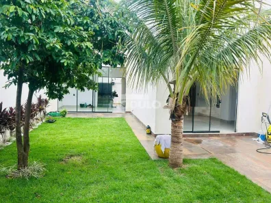 Casa com 3 Quartos à venda, 195m² no Novo Mundo, Uberlândia