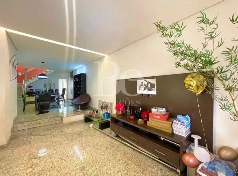 Casa com 3 quartos — Santa Rosa, Belo Horizonte