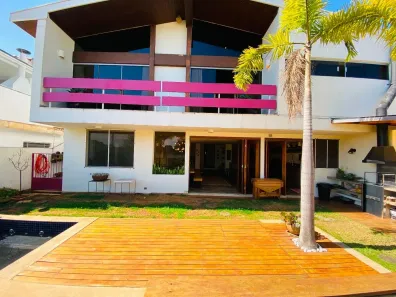 Casa com 3 Quartos à venda, 241m² no Vila Madalena, São Paulo