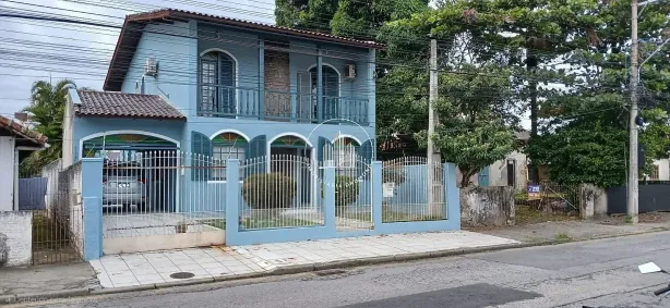 Casa com 4 Quartos à venda, 197m² no Barreiros, São José