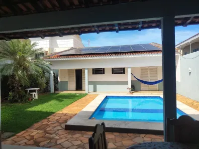 Casa com 4 Quartos para alugar, 250m² no Jardim Itália, Cuiabá