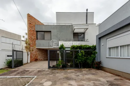 Casa de Condomínio com 3 Quartos à venda, 240m² no Hípica, Porto Alegre