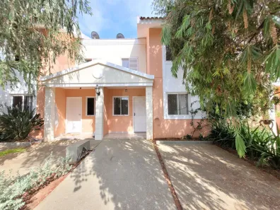 Casa de Condomínio com 3 Quartos para alugar, 95m² no Jardim Karaíba, Uberlândia