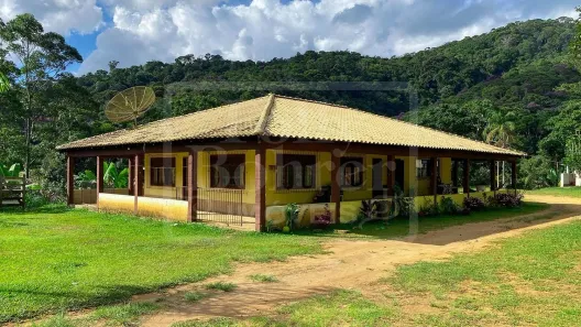 Fazenda/Sítio com 4 Quartos à venda, 50m² no Amparo, Nova Friburgo