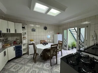 Sobrado com 3 Quartos à venda, 130m² no Alto Boqueirão, Curitiba