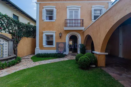 Casa com 3 Quartos para venda ou aluguel, 230m² no Jardim Europa, São Paulo