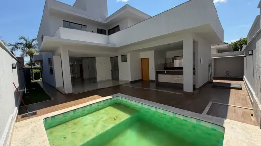 Sobrado com 4 Quartos para alugar, 375m² no Jardins Madri, Goiânia
