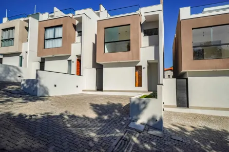 Casa de Condomínio com 3 Quartos à venda, 170m² no Jardim Ana Estela, Carapicuíba