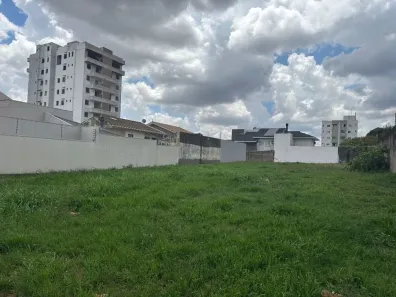 Lote/Terreno à venda, 700m² no Centro, Cascavel