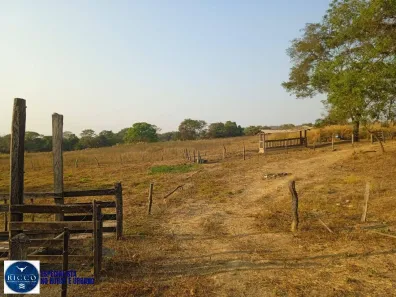 Fazenda/Sítio com 3 Quartos à venda, 11m² no Setor Central, Silvânia