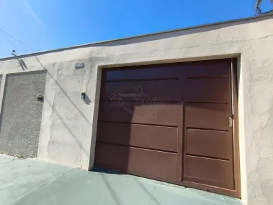 Casa com 3 Quartos para alugar, 140m² no Jardim Eliana, Araraquara