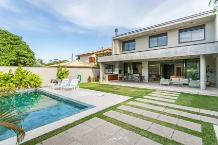 Casa com 4 Quartos à venda, 310m² no Pântano do Sul, Florianópolis