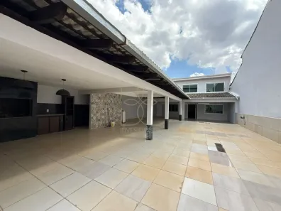 Sobrado com 4 Quartos à venda, 340m² no Taguatinga Norte, Brasília