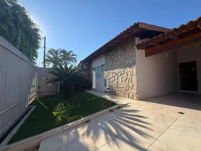 Casa com 4 Quartos à venda, 262m² no Santos Dumont, Londrina