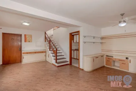 Apartamento com 3 Quartos para alugar, 219m² no Jardim Itu, Porto Alegre
