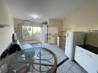 Apartamento com 1 Quarto para alugar, 36m² no Carvoeira, Florianópolis