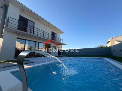 Sobrado com 5 Quartos à venda, 276m² no , Pardinho