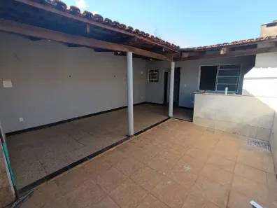 Casa com 3 Quartos à venda, 140m² no Parque Santa Rita, Goiânia