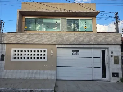 Casa com 3 Quartos à venda, 196m² no Pereira Lobo, Aracaju