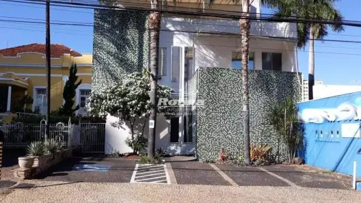 Prédio Comercial para alugar, 160m² no Fundinho, Uberlândia