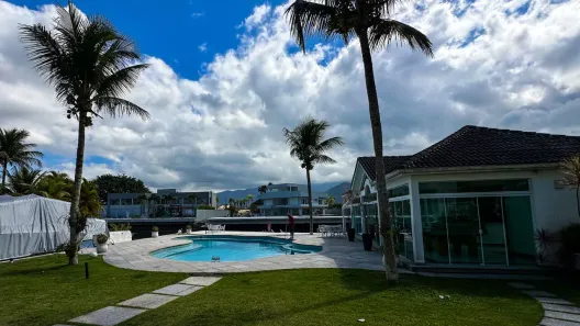Casa com 5 Quartos para alugar, 780m² no Balneario Praia do Perequê, Guarujá