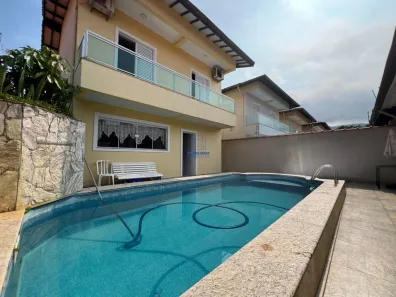 Sobrado com 4 Quartos à venda, 231m² no Flórida, Praia Grande