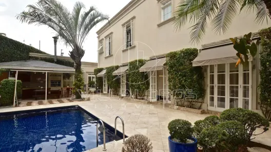 Casa com 5 Quartos à venda, 584m² no Vila Madalena, São Paulo