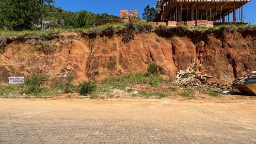 Lote/Terreno à venda, 450m² no Saco Grande, Florianópolis