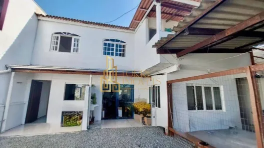 Casa com 4 Quartos à venda, 130m² no Meia Praia, Navegantes