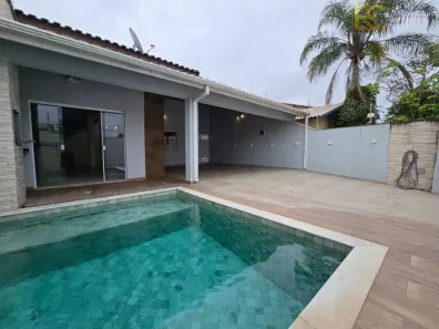 Sobrado com 4 Quartos para alugar, 207m² no Bal Stella Maris, Peruíbe