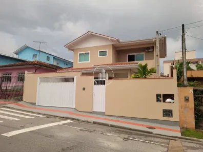 Casa com 4 Quartos à venda, 231m² no Jardim Cidade de Florianópolis, São José