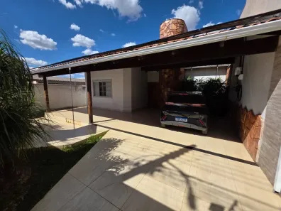 Casa com 3 Quartos à venda, 200m² no Batista, Anápolis