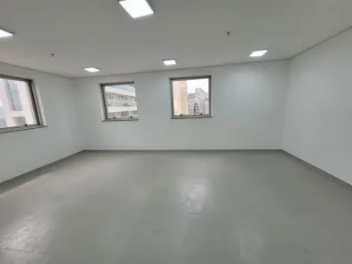 Sala Comercial à venda, 33m² no Santo Amaro, São Paulo