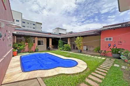 Sobrado com 3 Quartos à venda, 292m² no Vila Rosa, Goiânia