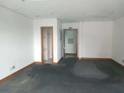 Sala Comercial para alugar, 35m² no Três Figueiras, Porto Alegre