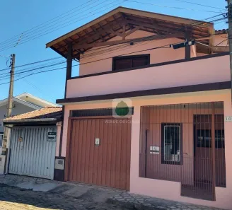 Casa com 4 Quartos à venda, 190m² no Centro, São Bento do Sapucaí
