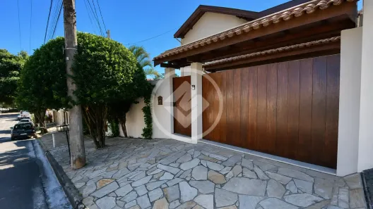 Casa com 3 Quartos para alugar, 222m² no Vila Moletta, Valinhos