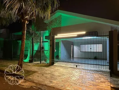 Casa com 2 Quartos à venda, 142m² no Jardim Santa Helena, Maringá