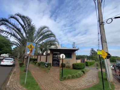 Apartamento com 2 Quartos para alugar, 45m² no Zona 06, Maringá