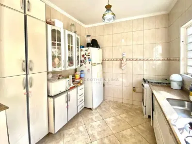 Casa com 4 Quartos à venda, 230m² no Bosque dos Eucaliptos, São José dos Campos