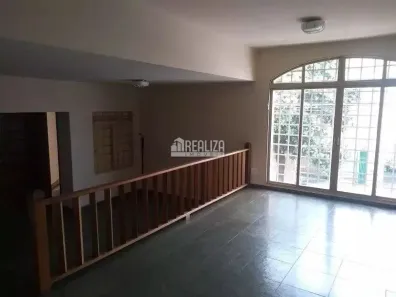 Casa com 3 Quartos à venda, 255m² no Fabrício, Uberaba