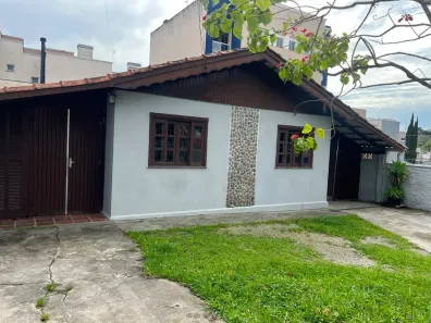 Casa com 3 Quartos à venda, 147m² no Bom Jesus, São José dos Pinhais