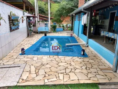 Fazenda/Sítio com 4 Quartos à venda, 181m² no Centro, Jambeiro