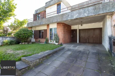Casa com 4 Quartos à venda, 217m² no Vila Assunção, Porto Alegre