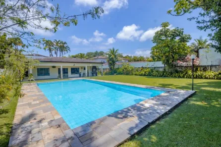 Casa de Condomínio com 5 Quartos à venda, 200m² no Jardim Acapulco, Guarujá