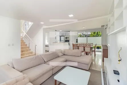 Casa de Condomínio com 3 Quartos à venda, 230m² no Central Park, Cachoeirinha