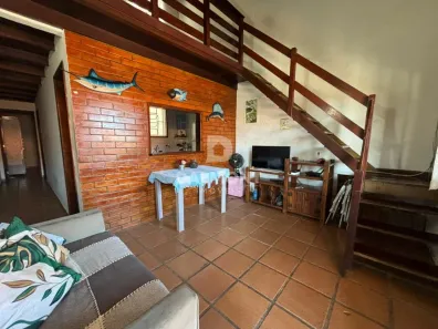 Casa com 2 Quartos à venda, 78m² no Ogiva, Cabo Frio